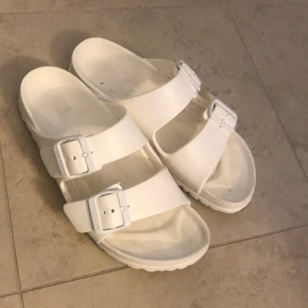 White rubber Birkenstock’s